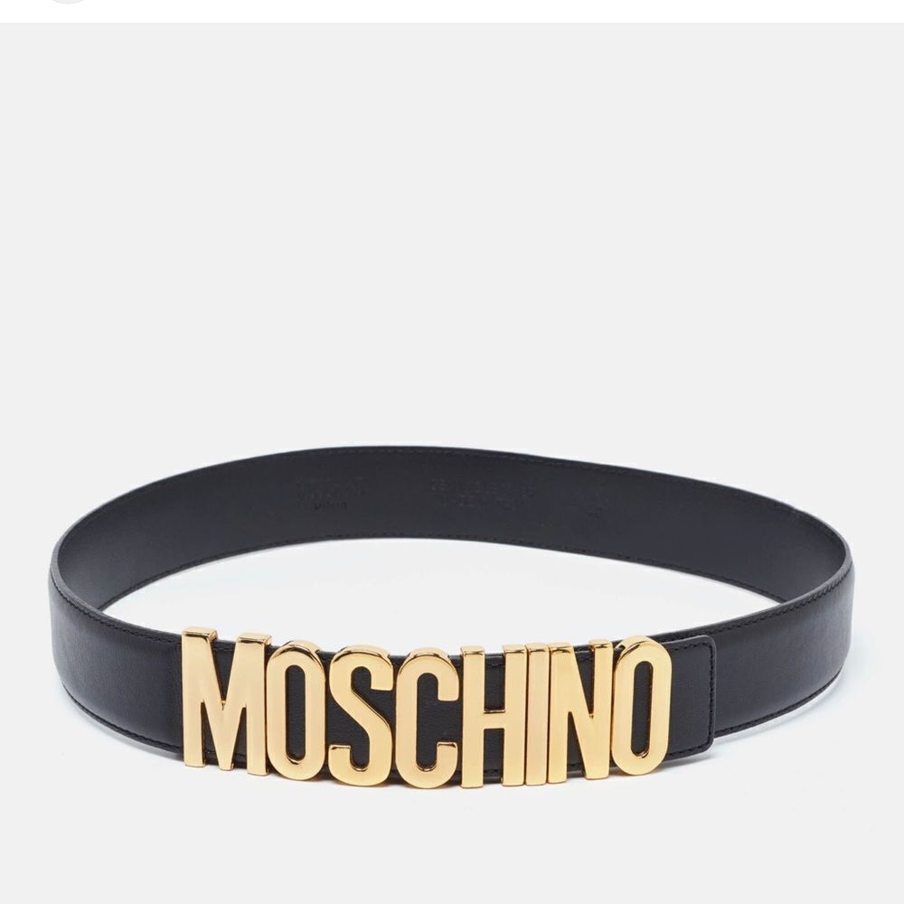 Moschino Black Leather Classic Logo Waist  Belt size 4-6
⭐️read description